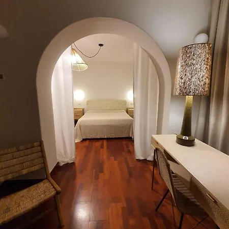 לינה וארוחת בוקר Antico Ulivo מונופולי