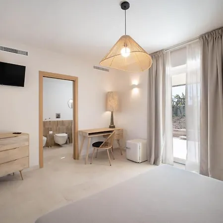 לינה וארוחת בוקר Antico Ulivo מונופולי